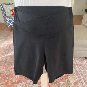 🐝 Women's Black Size XL Old Navy Extra High Rise Go Dry Bike Shorts